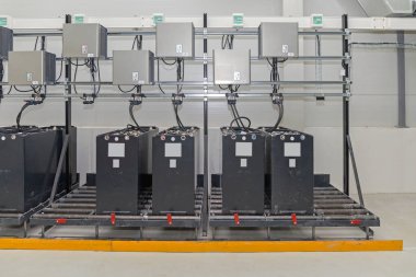 Kurşun Asit Forklift Bataryaları Endüstriyel Şarj İstasyonu