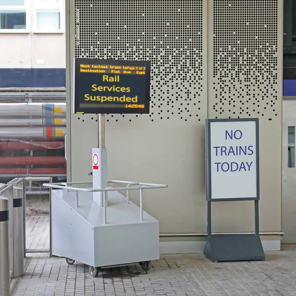 Rail Services Suspended Movable Digital Information Board Train Station London — Stock Photo, Image