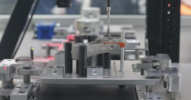 Tuş Sondası Test Otomobili Parçası Piston Çubukları Fabrikası Üretimi — Stok video