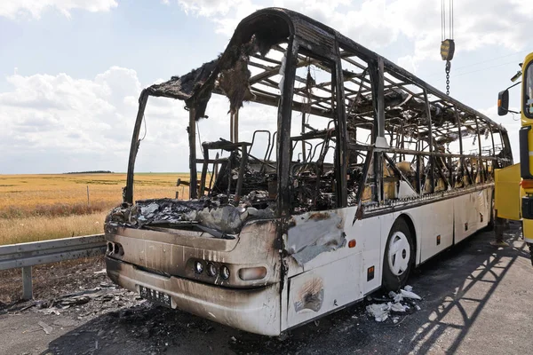 Burned Coach Bus Highway Recovery Assistance — Stock Photo, Image