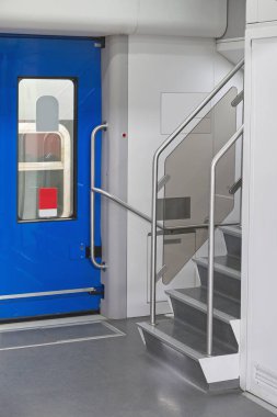 İtalya 'da Venedik Treni' nde Boş Temiz Merdivenler