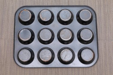 On İki Kupa Metal Yapışmaz Kek Kalıbı Küf Küf Tablası