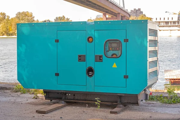 Big Diesel Power Stand Generator Στο River Coast — Φωτογραφία Αρχείου