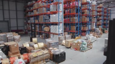 Yüklü Dağıtım Merkezi Depo Tamamlama Ticaret Binası