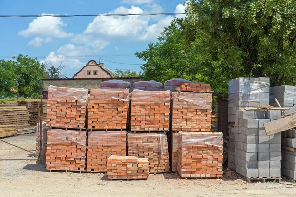 Pallets New Bricks Storage Warehouse — Stock Photo, Image