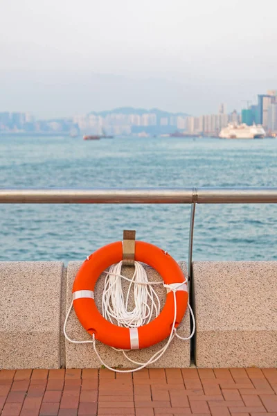 Anel Bóia Lifebuoy Dispositivo Flutuante Cidade — Fotografia de Stock