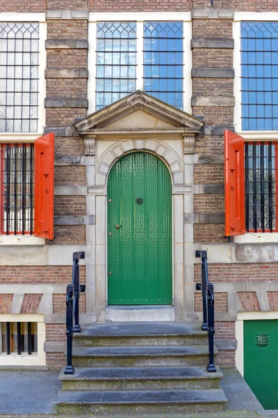 Puerta Verde Edificio Medieval Amsterdam —  Fotos de Stock