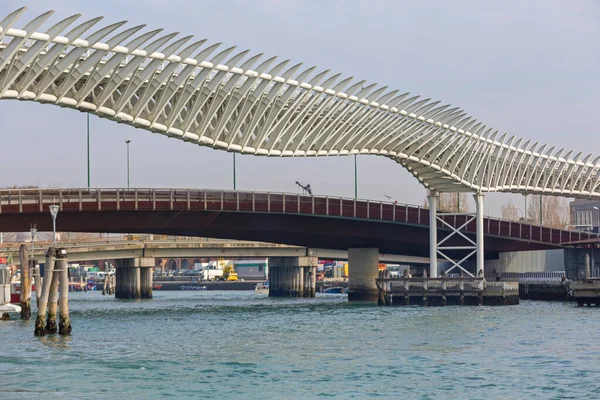 Puente Moderno Para Gente Traslado Canal Venecia Italia — Foto de Stock