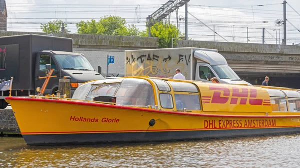 Amsterdam Nederländerna Maj 2018 Dhl Express Delivery Boat Vid Canal — Stockfoto