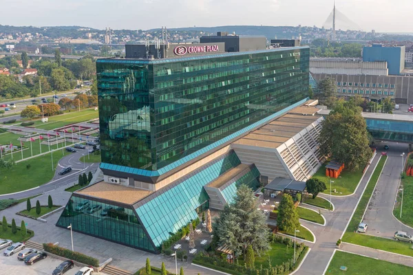 Belgrád Szerbia 2018 Augusztus Hotel Crowne Plaza Green Glass Building — Stock Fotó