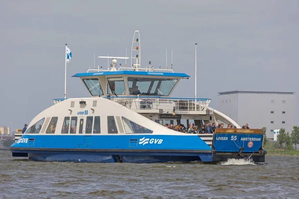 Amsterdã Holanda Maio 2018 Ferry Boat Service Pedestrians Travel Amsterdam — Fotografia de Stock
