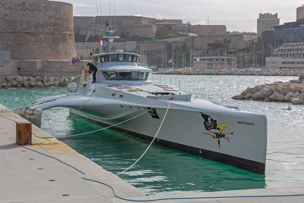 法国马赛 2016年1月31日 快速拦截船Trimaran Brigitte Bardot Sea Shepard Conservation Society停泊在法国马赛 — 图库照片