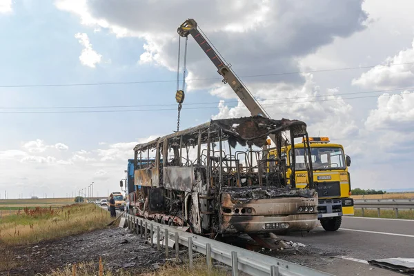 Bělehrad Srbsko Června 2018 Burned Coach Bus Highway Recovery Assistance — Stock fotografie