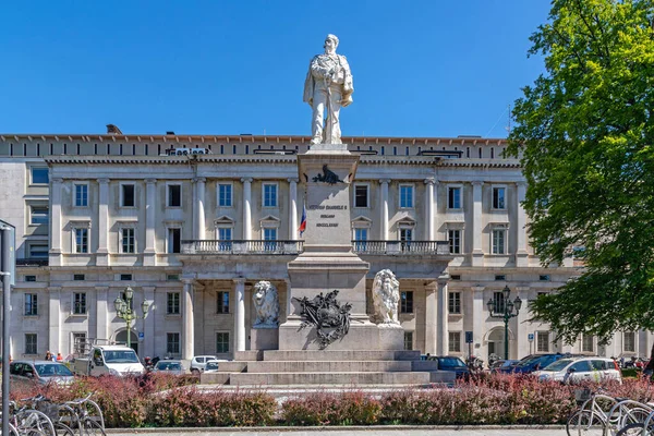 Bergamo Giugno 2019 Statua Marmo Monumente Riferimento Vittorio Emanuele Bergamo — Foto Stock