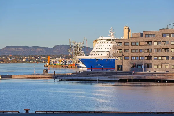 Oslo Noruega Outubro 2016 Big Cruse Ship Atracado Porto Oslo — Fotografia de Stock