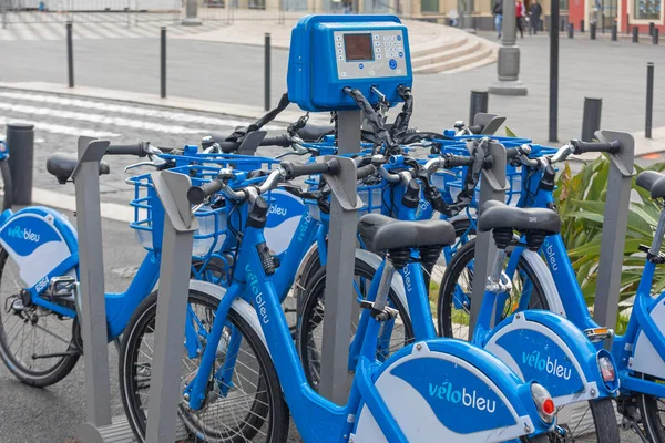 Niza Francia Enero 2018 Blue Bicycles Rental Velo Bleu Street —  Fotos de Stock