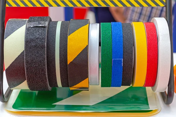 Verschiedene Bunte Klebeband Rollen Für Den Gewerblichen Einsatz — Stockfoto