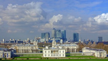 Londra, Birleşik Krallık - 6 Şubat 2007: Canary Wharf ve Greenwich Cityscape Londra, İngiltere.