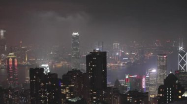 Hong Kong, Çin - 01 Mayıs 2017: Şehir Gökdelenleri Gece Manzarası Hong Kong, Çin.
