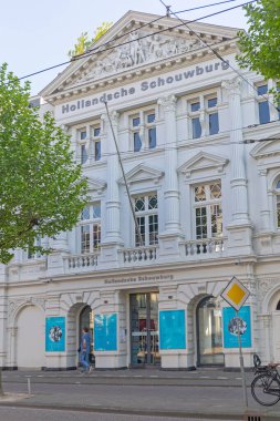 Amsterdam, Hollanda - 14 Mayıs 2018: Hollanda Yahudi Kültür Bölgesi Hollandsche Schouwburg Yahudi Soykırımı Anıtı.