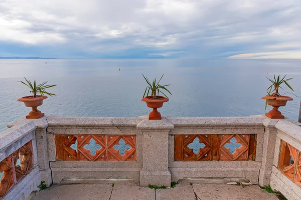 Θέα Από Βεράντα Στην Αδριατική Θάλασσα Κοντά Στην Τεργέστη — Φωτογραφία Αρχείου