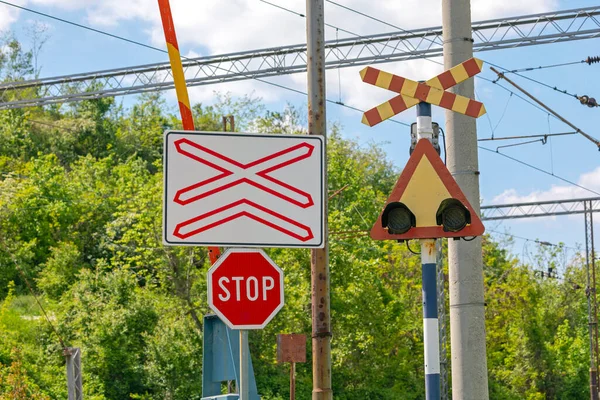Znak Stopu Przejeździe Kolejowym Ostrzeżenie — Zdjęcie stockowe