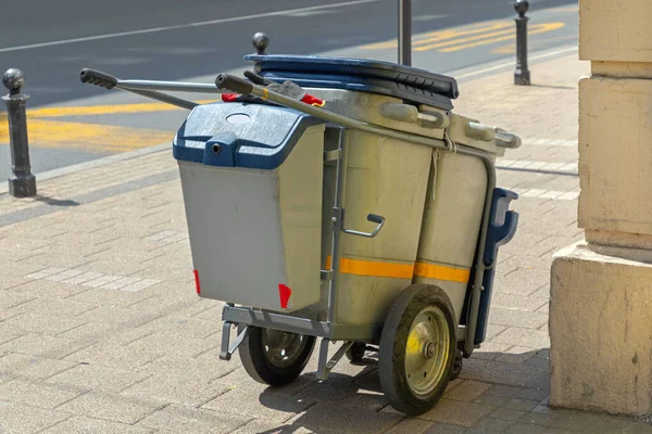 Street Cleaner Cart Trash Bin City — Stock Photo, Image