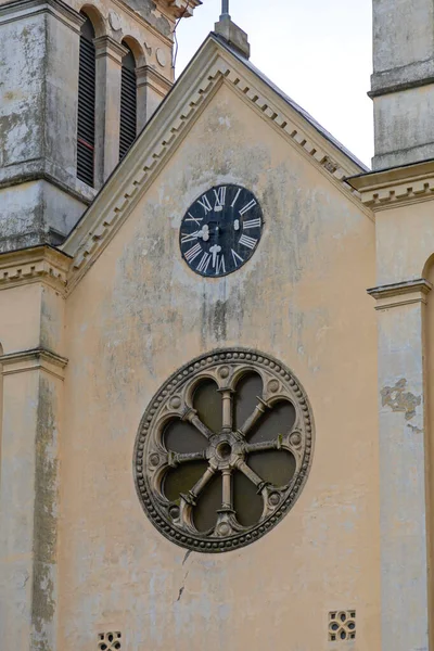 Ρολόι Στην Εκκλησία Tekije Μεγαλύτερη Marian Στη Σερβία — Φωτογραφία Αρχείου