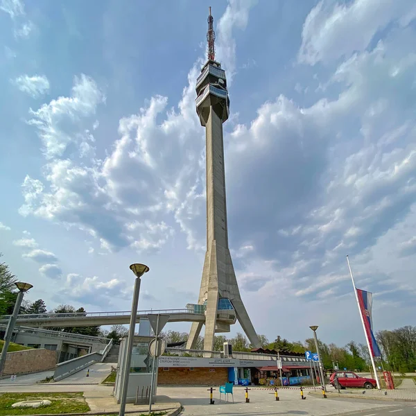 Belgrade Serbie Avril 2020 Structure Béton Tour Télévision Sommet Montagne — Photo