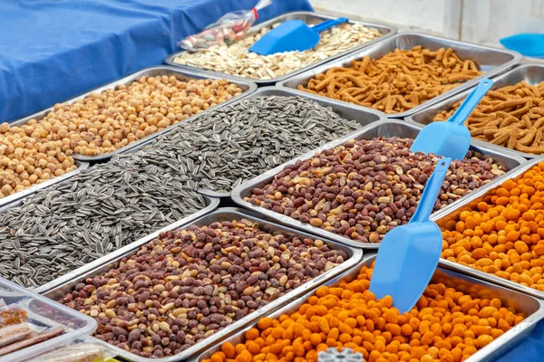 Geröstete Und Gesalzene Nüsse Und Samen Snacks Loser Schüttung — Stockfoto