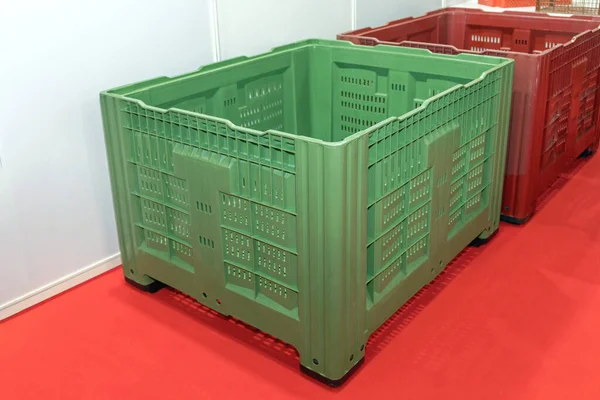 Big Green Plastic Crate Pallet Transport — Stock fotografie