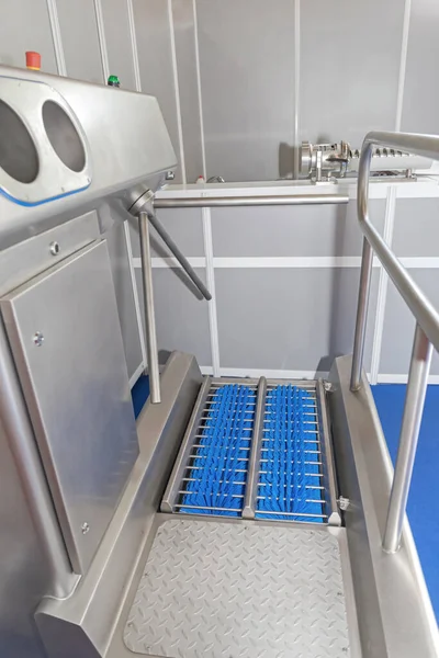 Απολύμανση Χεριών Και Sole Cleaning Pass Μέσω Turnstile System — Φωτογραφία Αρχείου