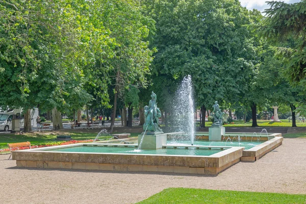 Szeged Ungarn Juni 2021 Wasserfontäne Szechenyi Square Park Szeged Ungarn — Stockfoto