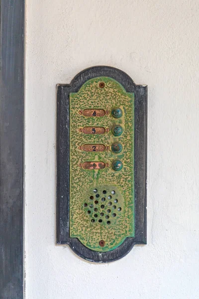 Old Style Weathered Intercom Doorbell Portofino Itália — Fotografia de Stock