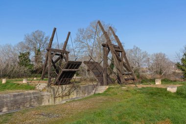 Arles Fransa 'daki Pont Van Gogh Langlois Köprüsü