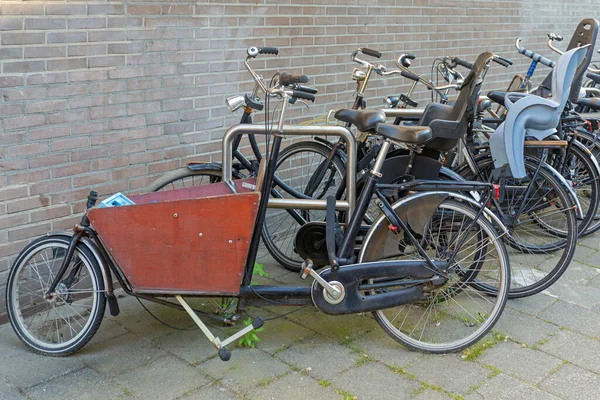 Transporte Carga Bicicleta Estacionada Rua Amsterdã Holanda — Fotografia de Stock