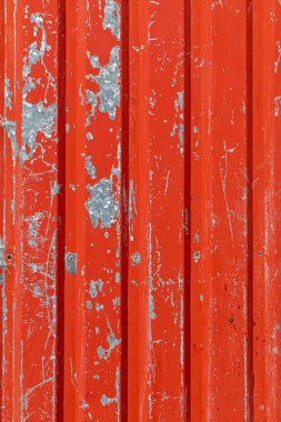 Soluk Kırmızı Boya Oluklu Metal Arkaplanda Soyuluyor