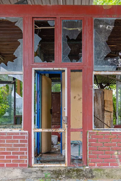 Broken All Glass Windows Abandoned Building Structure — Stock Photo, Image