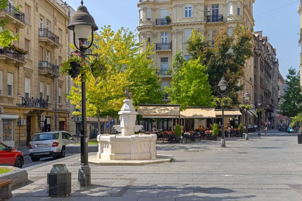 Belgrado Servië Augustus 2021 Rode Haan Marmeren Fontein Het Centrum — Stockfoto