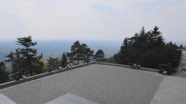 Belgrad Serbia Kwietnia 2020 Avala Top Mountain Picnic Park Pan — Wideo stockowe