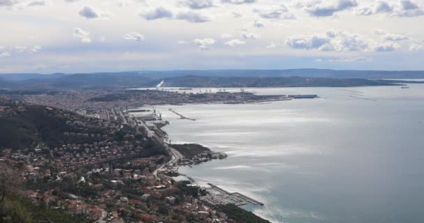 Vista Aérea Trieste Paisaje Urbano Italia Mar Adriático Paisaje Nublado — Vídeos de Stock