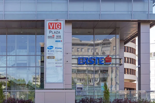 Belgrad Serbia Sierpnia 2021 Vig Plaza Sign Business Office Building — Zdjęcie stockowe