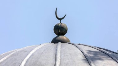 Alüminyum Kubbe Osmanlı Mezarı 'nda Yarım Hilal