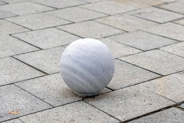Marmor Ball Gatan Trottoaren City Decor — Stockfoto