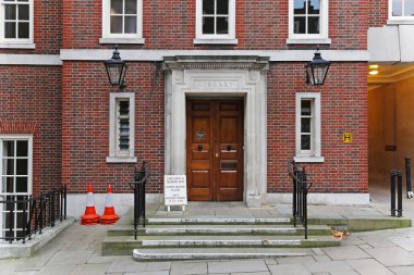 İç tapınak Kütüphane