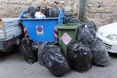Napoli çöp