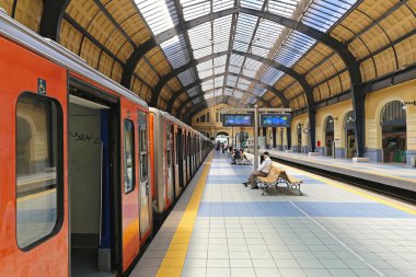 Tren istasyonu Piraeue