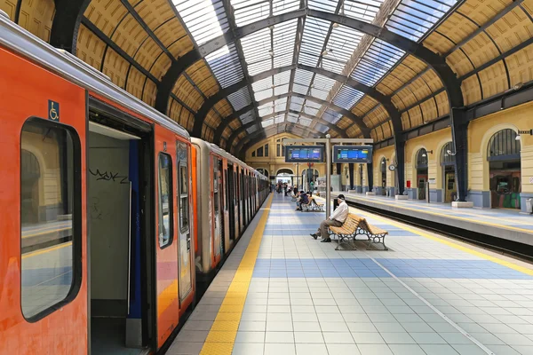 Tren istasyonu Piraeue — Stok fotoğraf