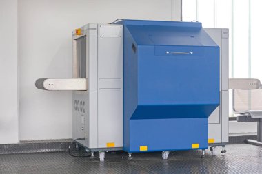 Havaalanı Güvenlik Sistemi 'nde eski X Ray Tarayıcı Bagaj Denetimi