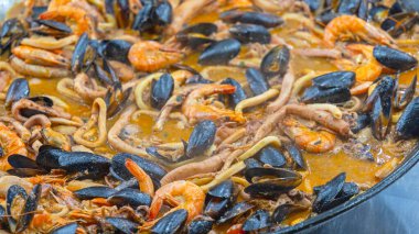Midye ve Karides Deniz Ürünleri Güveci Akdeniz Mutfağı